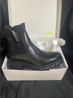 Athlefit Black Chelsea Boots – Size 9 – NEW in Box